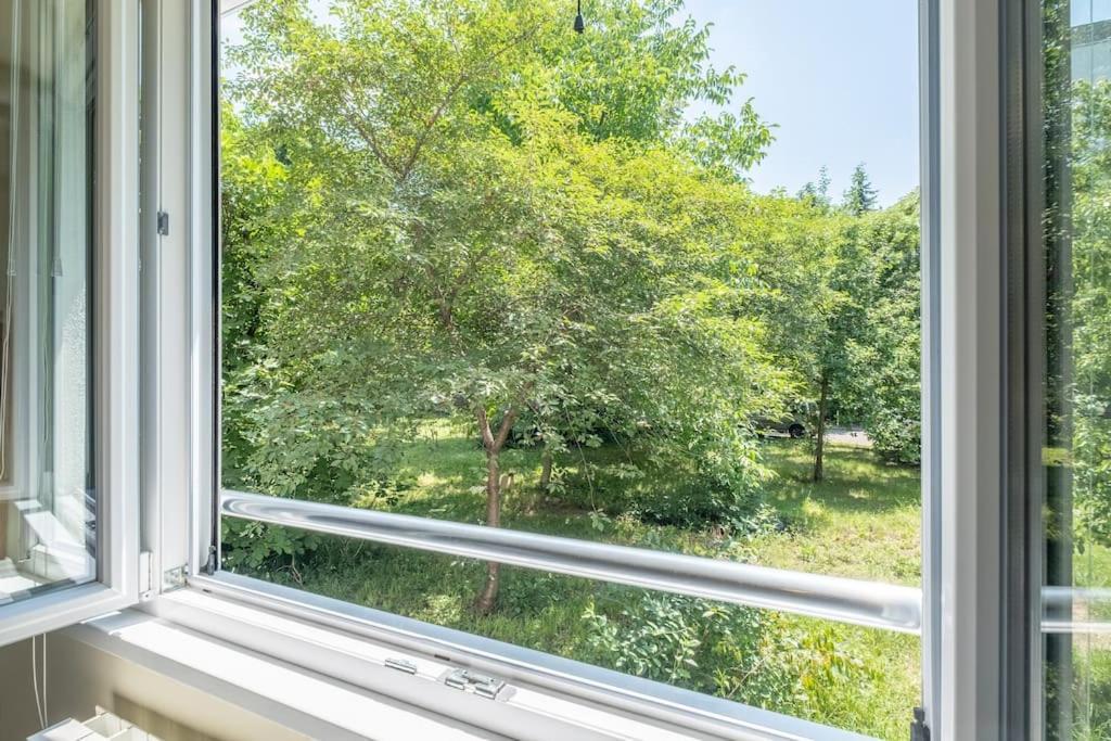 Top Location, Brand New 3 Bdrm Apt & Free Parking Szófia Kültér fotó